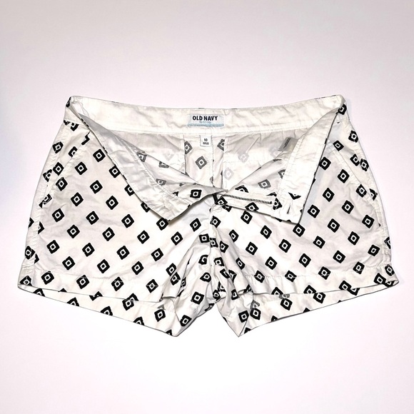 Old Navy Geometric Chino Shortie Shorts Black White Women’s 10 EUC - Picture 4 of 16